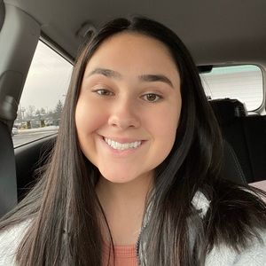 Meet your Posher, Julia